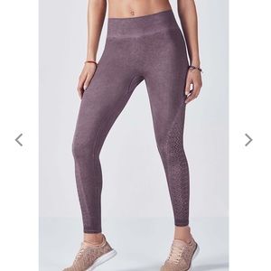 NWT Fabletics Seamless Solid Legging in XS